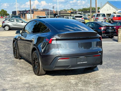 Used 2026 Tesla Model Y AWD image 8