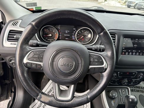 Used 2019 Jeep Compass Latitude w/ Popular Equipment Group image 18