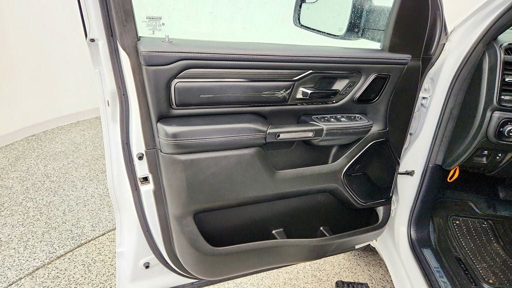 Used 2024 RAM 1500 Limited AWD/4WD image 11