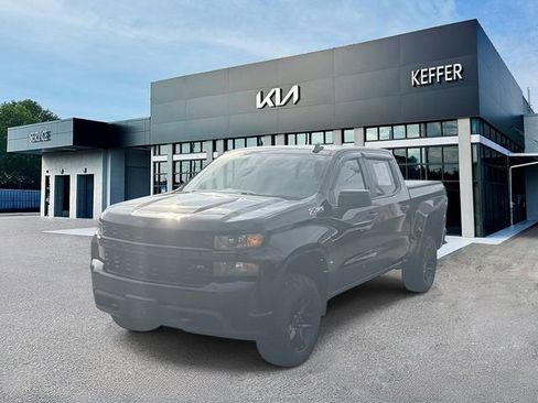 Used 2021 Chevrolet Silverado 1500 Custom Trail Boss w/ Midnight Edition AWD/4WD image 1