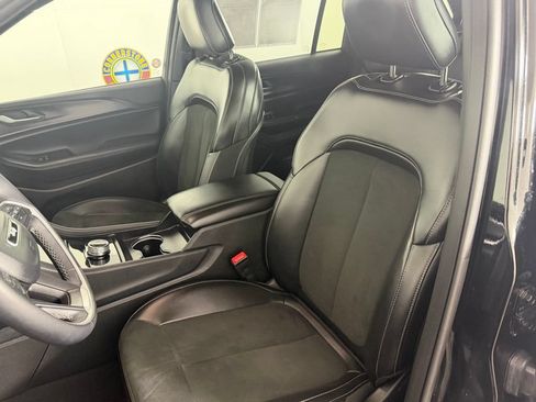 Used 2025 Jeep Grand Cherokee Altitude AWD/4WD image 10