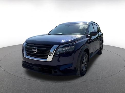 Used 2025 Nissan Pathfinder SV FWD image 5
