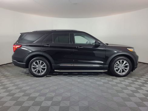 Used 2023 Ford Explorer Limited w/ Limited Technology Package AWD/4WD image 2