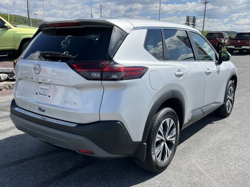 Used 2022 Nissan Rogue SV AWD/4WD image 5