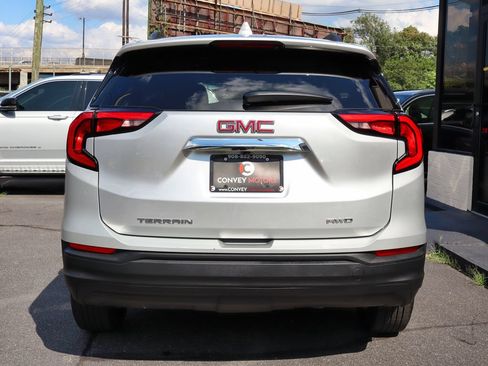 Used 2018 GMC Terrain SLE w/ Driver Convenience Package AWD/4WD image 13