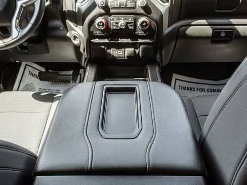 Used 2022 Chevrolet Silverado 1500 LT Trail Boss w/ Bed Protection Package AWD/4WD image 11