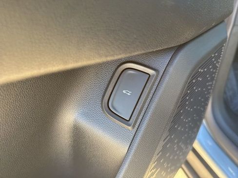 New 2026 Chevrolet Equinox LT w/ Convenience Package II FWD image 12