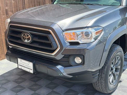 Used 2020 Toyota Tacoma SR5 AWD/4WD image 18