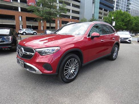 Used 2026 Mercedes-Benz GLC 300 4MATIC image 1