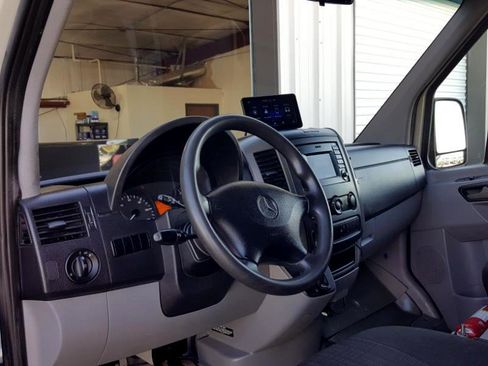 Used 2014 Mercedes-Benz Sprinter 2500 image 16