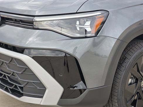 New 2026 Volkswagen Taos SE image 6