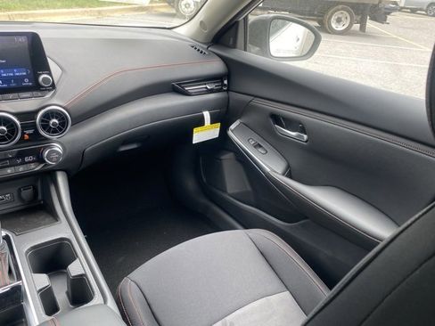 New 2025 Nissan Sentra SR w/ Midnight Edition image 33