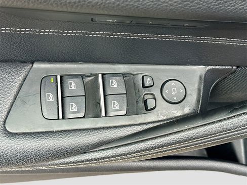 Used 2018 BMW 530e image 19