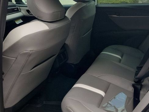 Used 2026 Toyota Camry SE FWD image 10