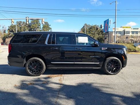 New 2026 GMC Yukon XL Denali w/ LPO, Floor Liner Package image 3