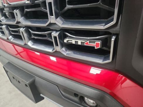 Used 2024 GMC Canyon AT4 w/ Technology Package AWD/4WD image 9