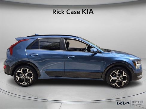 Certified 2023 Kia Niro EX Touring image 4