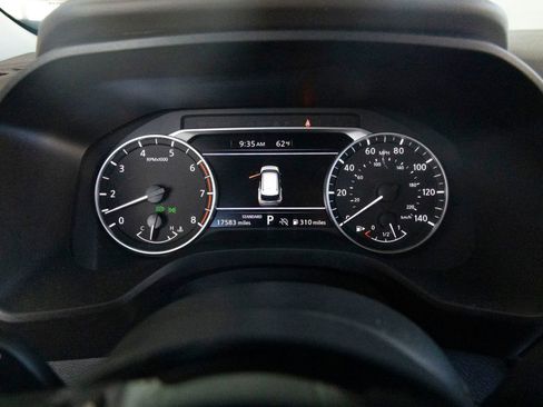 Used 2023 Nissan Rogue SL FWD image 16