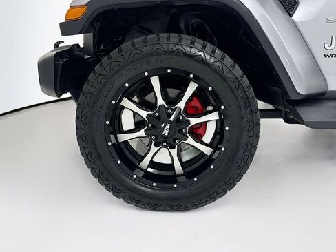 Used 2018 Jeep Wrangler Unlimited Sahara w/ Uconnect 4C Nav & Sound Group image 30