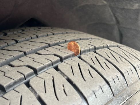 Used 2025 Ford Expedition Platinum image 14