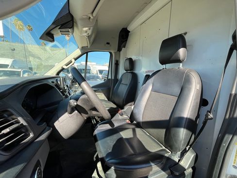 Used 2022 Ford Transit 250 Medium Roof RWD image 10