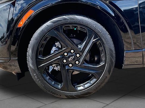 Used 2025 Chevrolet Equinox EV RS w/ Convenience Package II FWD image 9