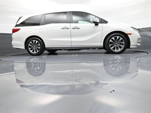 Certified 2024 Honda Odyssey EX-L image 32
