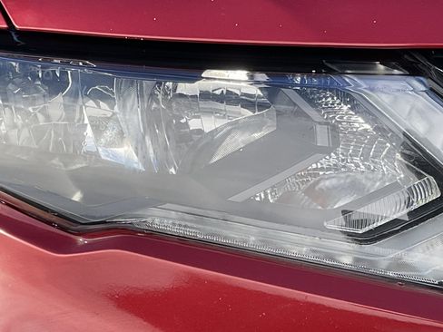 Used 2019 Nissan Rogue SV image 12