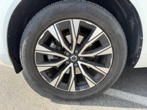 Used 2023 Volvo XC60 B5 Plus w/ Climate Package AWD/4WD image 12