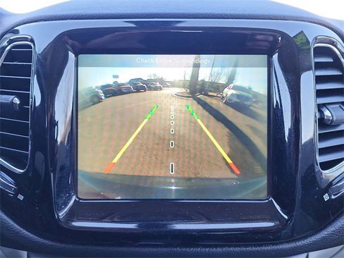 Used 2018 Jeep Compass Limited w/ Navigation Group image 25