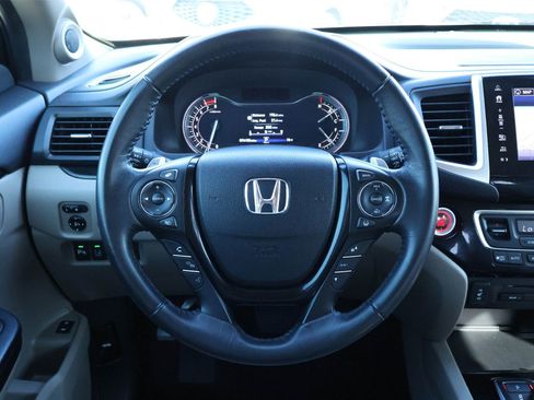 Used 2017 Honda Pilot Touring image 15