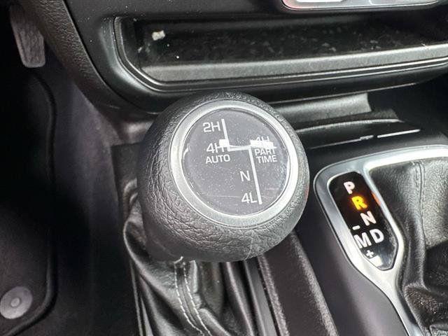 Used 2024 Jeep Wrangler Unlimited Sahara w/ Safety Group AWD/4WD image 19
