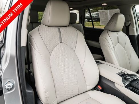 Certified 2024 Toyota Grand Highlander AWD image 31