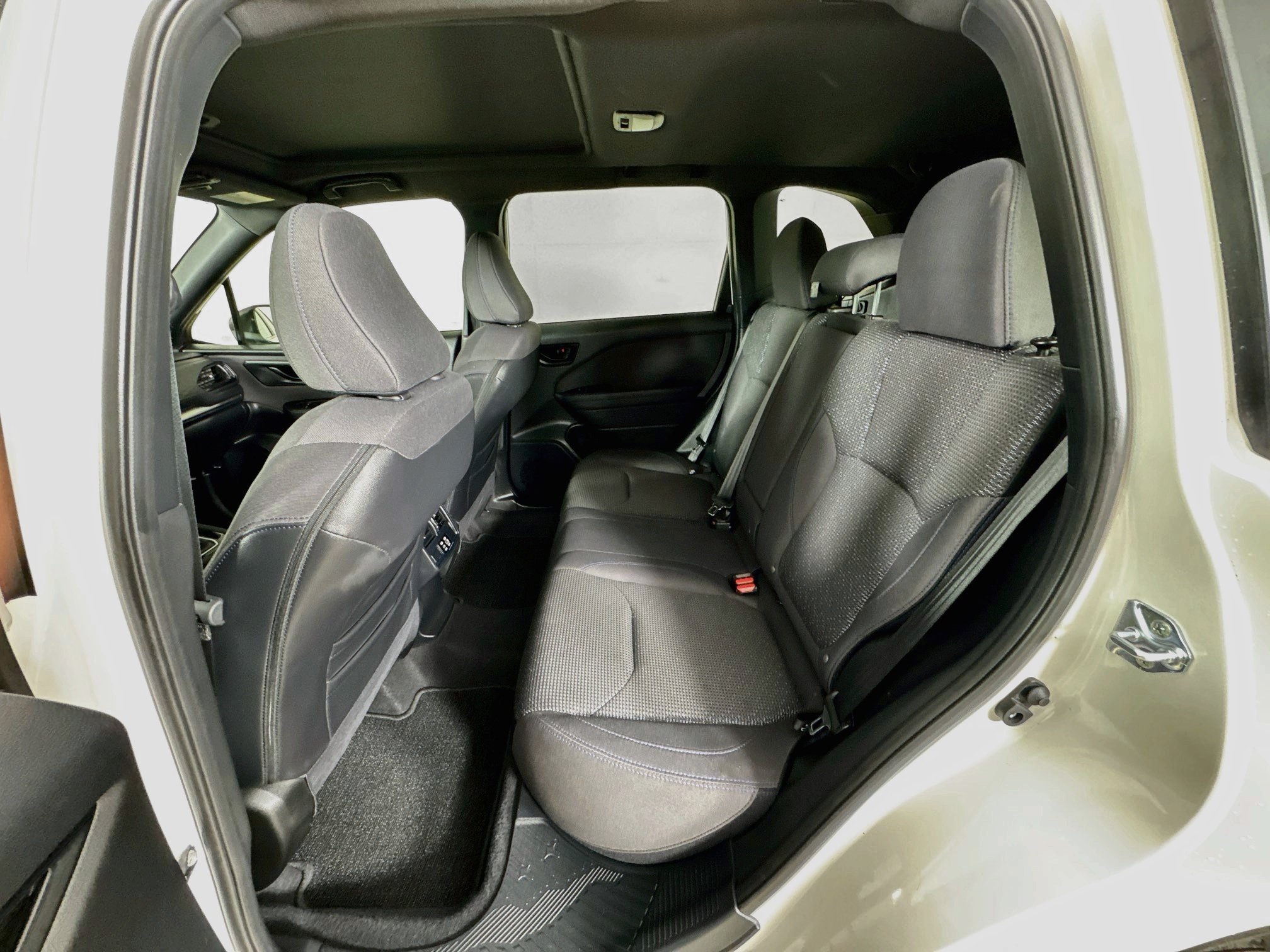 Certified 2025 Subaru Forester Premium AWD/4WD image 23