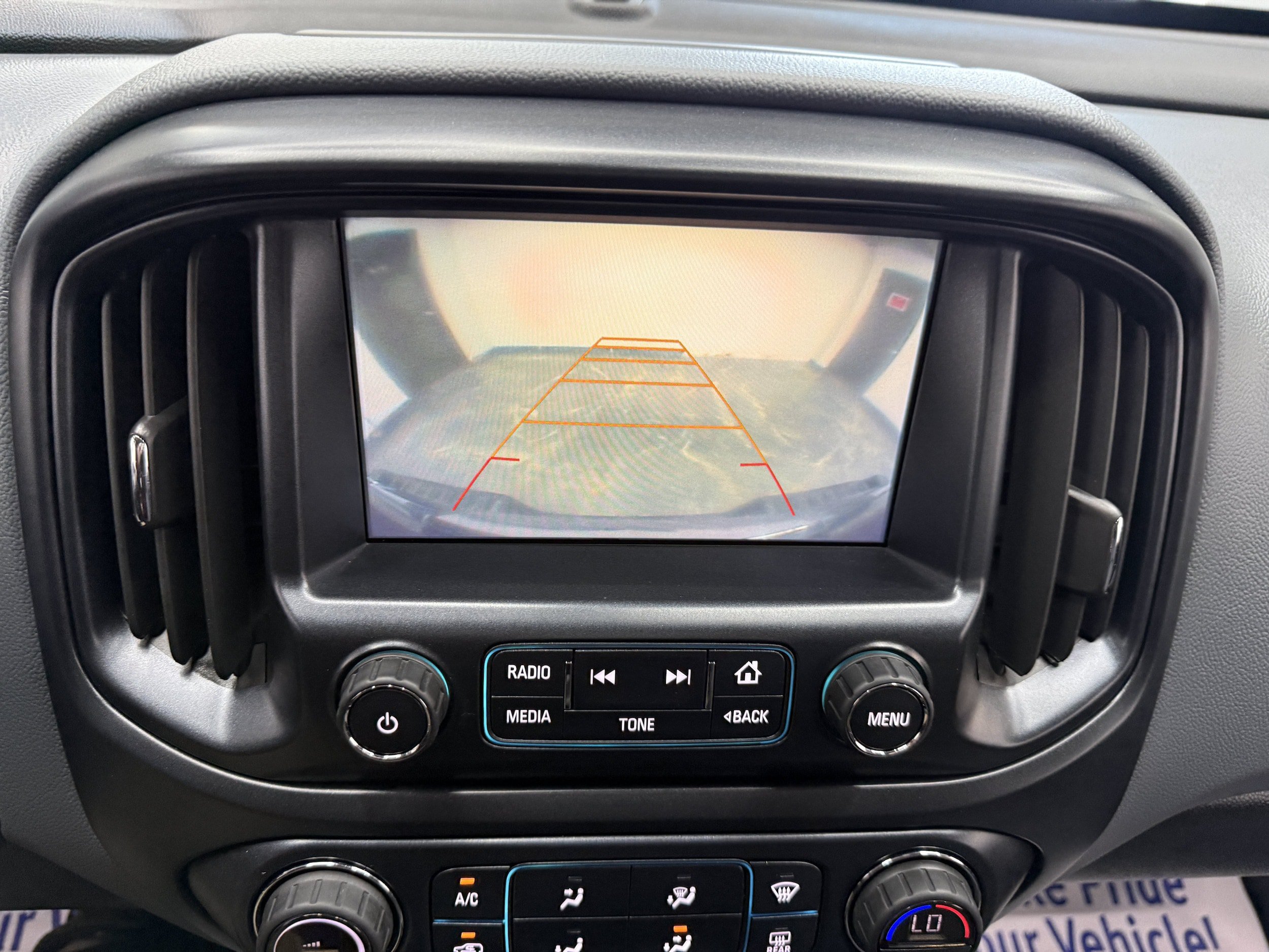 Used 2017 Chevrolet Colorado Z71 AWD/4WD image 18