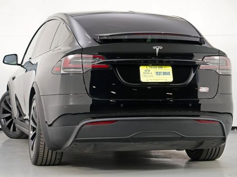 Used 2022 Tesla Model X Plaid image 6