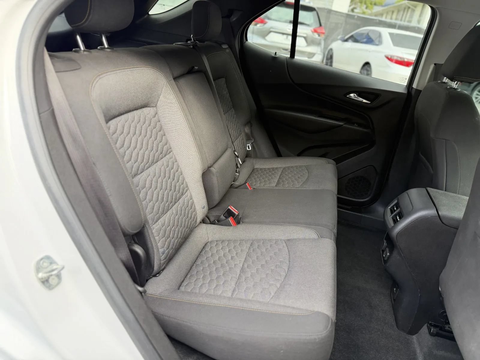 Used 2018 Chevrolet Equinox LT w/ Redline Edition AWD/4WD image 17