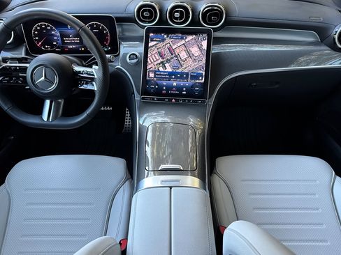 Used 2024 Mercedes-Benz GLC 300 4MATIC image 16