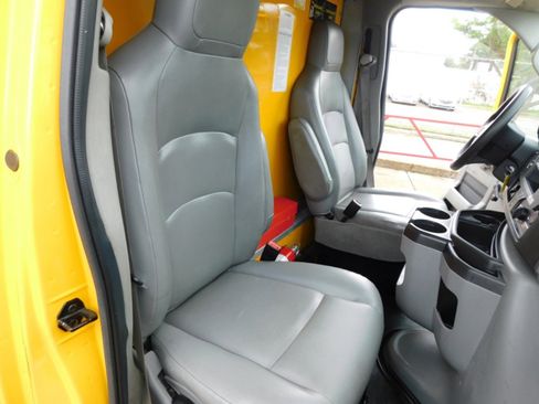 Used 2021 Ford E-350 and Econoline 350 Super Duty image 19