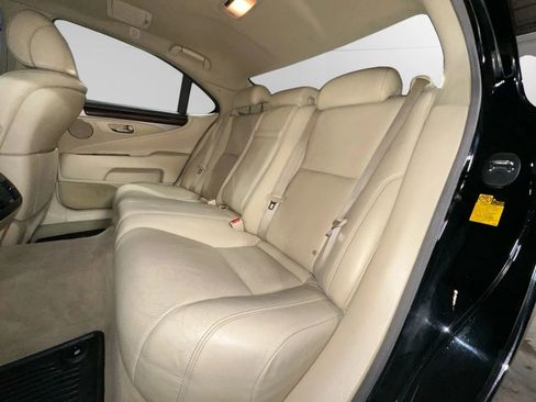 Used 2014 Lexus LS 460 AWD w/ Comfort Package image 16