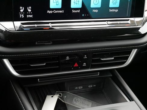 Certified 2026 Volkswagen Atlas SE AWD/4WD image 23