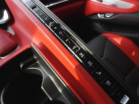 Used 2025 Chevrolet Corvette Stingray w/ Z51 Performance Package image 29