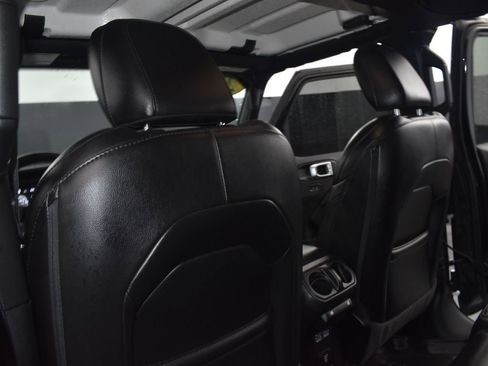 Used 2021 Jeep Gladiator Overland image 24