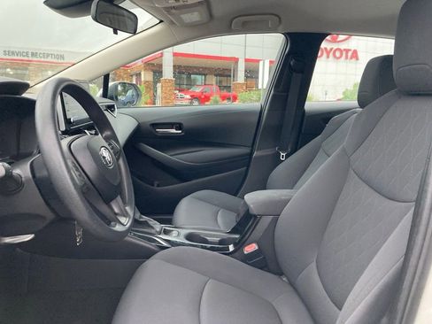 Used 2020 Toyota Corolla LE FWD image 10