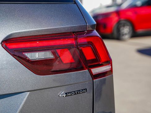 Used 2024 Volkswagen Tiguan SE image 10