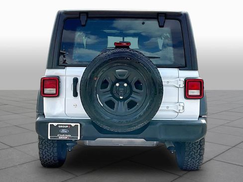 Used 2020 Jeep Wrangler Sport image 8