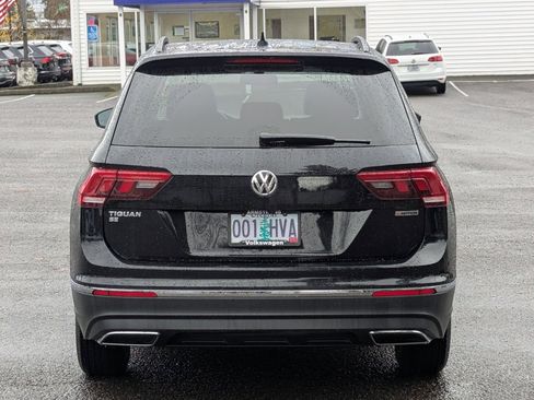Used 2020 Volkswagen Tiguan SE w/ Panoramic Sunroof Package image 4