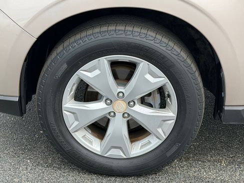 Used 2015 Subaru Forester 2.5i w/ Alloy Wheel Package image 12