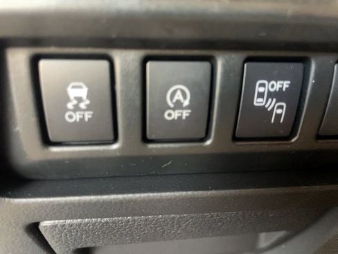 Used 2022 Subaru Crosstrek 2.5i Sport w/ Moonroof Package image 16