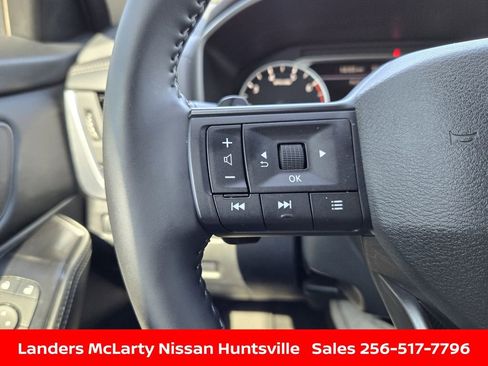 Used 2025 Nissan Rogue SV AWD/4WD image 24